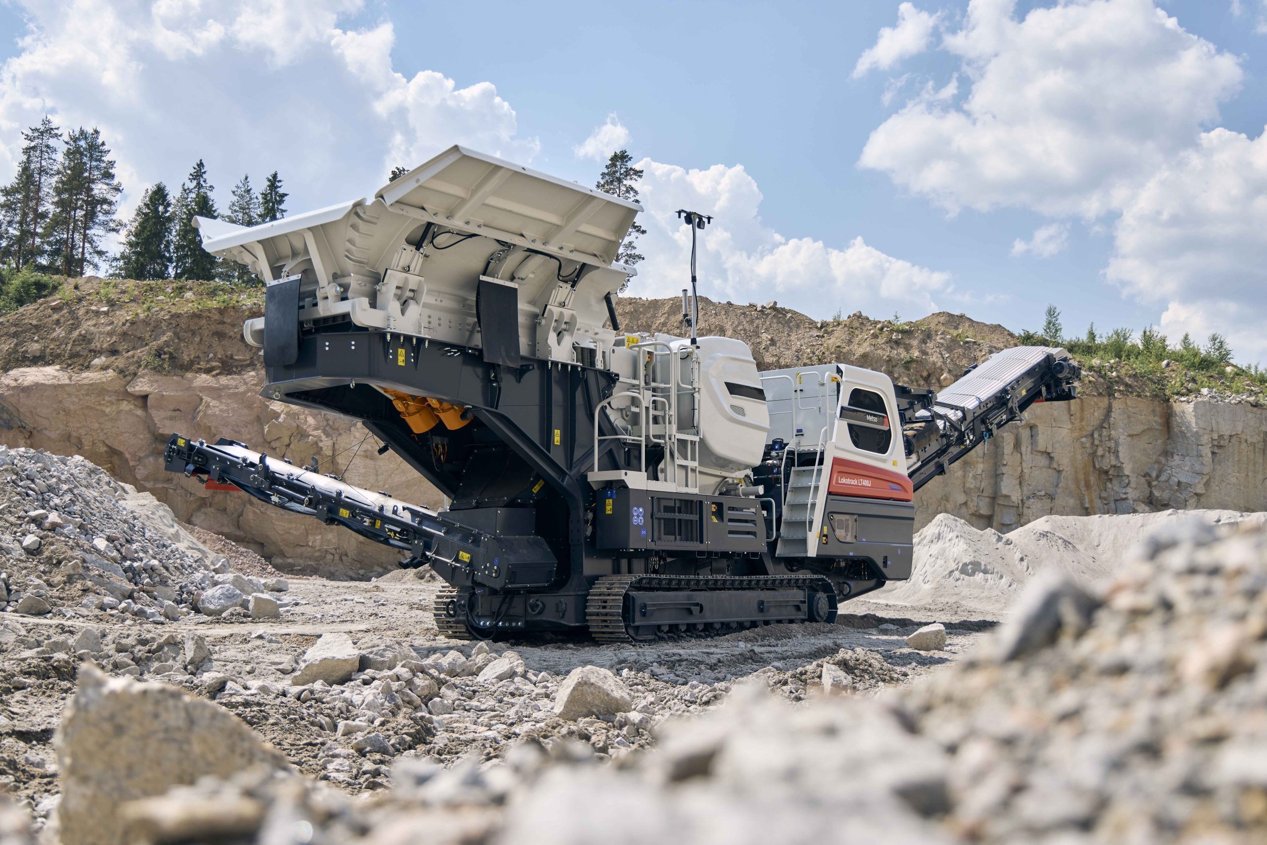 NEXT-GENERATION LOKOTRACK LT400J DELIVERS HIGH-OUTPUT, ENERGY