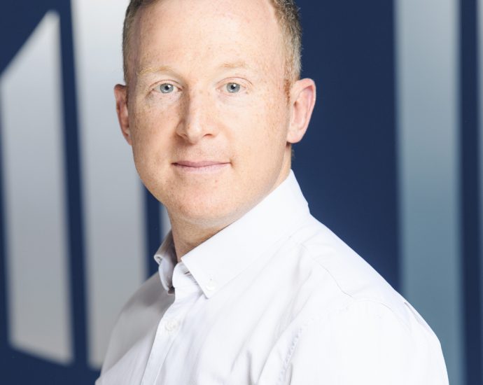 Professional Headshot Photographer Headshots 20 years experience Kevin Mark Pass